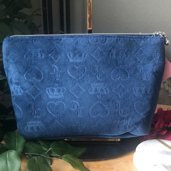 NWT JUICY COUTURE LARGE VELVET POUCH - Picture 2 of 4